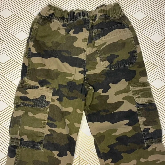 Boys Children’s Place Camo Cargo Pants - Picture 4 of 7